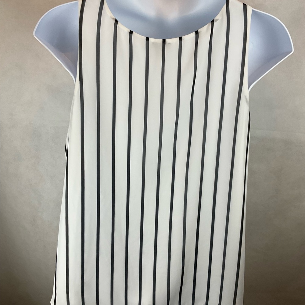 Torrid top - Picture 3 of 4